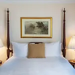 Roger Smith Hotel