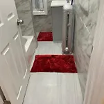 Guest house Affordable In Queens