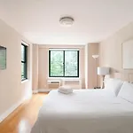 Unique 2Br At Columbus Avenue