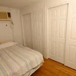 Cozy Room At Great Townhouse In Williamsburg