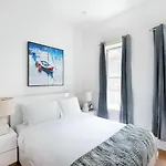 Unique 1 Bedroom Apartment At East Side
