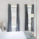 Unique 1 Bedroom Apartment At East Side