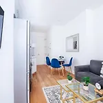 Unique 1 Bedroom Apartment At East Side