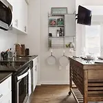 Restful Studio Apartment In Nyc!