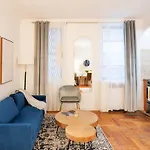 Apartment 105-1g Park Ave Location Value Sleeps3 New York