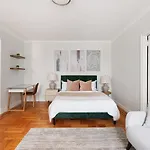 105 -5G Brand New Studio Prime Location Elevator