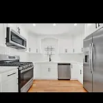 Jfk 6 Min Couple Room