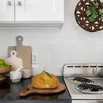 Bright Designer Cottage In Historic Harlem