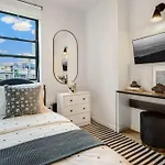 Bright Designer Cottage In Historic Harlem