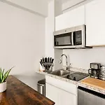 73-1004 New Uws Doorman Gym Apartment