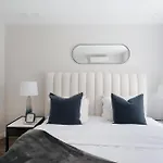 Unbeatable 1Br With Massive Private Patio In Upper East Side