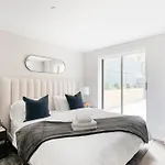Unbeatable 1Br With Massive Private Patio In Upper East Side