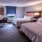 Hampton Inn&Suites Staten Island