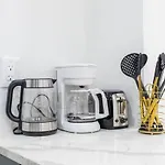 1597-1 Large Studio W D In The Unit Prime Ues