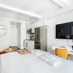 73-1104 New Studio Uws Doorman Gym