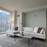 Breathtaking Nyc Views! Corner 2 Bed 2 Bath Dream Home