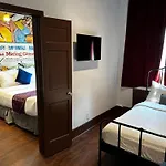Hotel Chelsea Pines New York