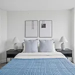 Apartment Inviting 2bedroom 2bath New York