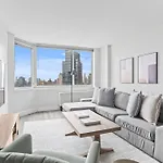 Apartment Inviting 2bedroom 2bath New York