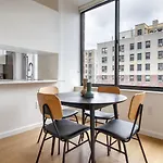 Upper West Side 2Br W Rooftop Gym Nr Park Nyc-1216