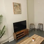 Superlative Midtown Manhattan Apartment New York