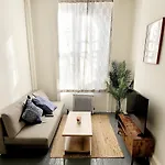 Apartment Superlative Midtown Manhattan