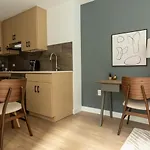 Landing Modern Apartment With Amazing Amenities