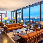Blueground Hudson Yards Gym Rock Arcade Nyc-1453 Apartment