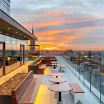 Blueground Hudson Yards Gym Rock Arcade Nyc-1453 *