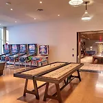 Blueground Hudson Yards Gym Rock Arcade Nyc-1453 New York