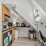 Apartment Location Walk To Times Square *