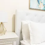 Monthly Nyc Rentals- Stylish 3 Bedroom Unit