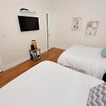 Monthly Nyc Rentals - Classic 2 Bedroom 1 Ba Apartment