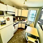 2 Bedrooms Flat 5 Minutes From Times Square *