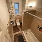 2 Bedrooms Flat 5 Minutes From Times Square