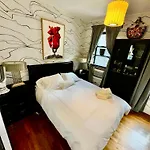 2 Bedrooms Flat 5 Minutes From Times Square