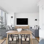 Super Stunning Views With Amazing 2 Beds 1,5 Bath Apartment *