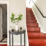 Lofty & Bright Greenwich Getaway W Private Rooftop