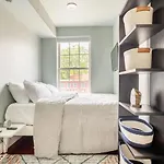 Lofty & Bright Greenwich Getaway W Private Rooftop Apartment