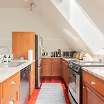 Lofty & Bright Greenwich Getaway W Private Rooftop