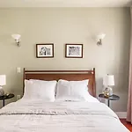 Apartment Lofty & Bright Greenwich Getaway W Private Rooftop New York