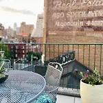Lofty & Bright Greenwich Getaway W Private Rooftop Apartment *