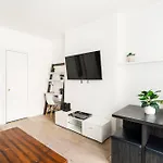 428-2W Newly Furnished Prime Location 2Br Sleeps 5