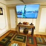 Nyc Cozy Private Bedroom With Free Parking & Near Subway - Business & Tourists Apartment *