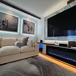 New Modern 2Br W Fireplace & Fitness Lounge, Live Comfortably In East Harlem