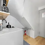 Apartment Studio Near Restaurants Broadway And Shopping New York