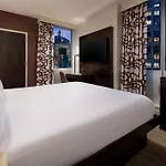 Hotel Hilton Garden - Times Square 3*