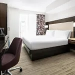 Hilton Garden - Times Square 3*
