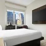 Hotel Hilton Garden - Times Square 3*