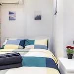 2 Bedroom Luxury Unit In The Heart Of Manhattan